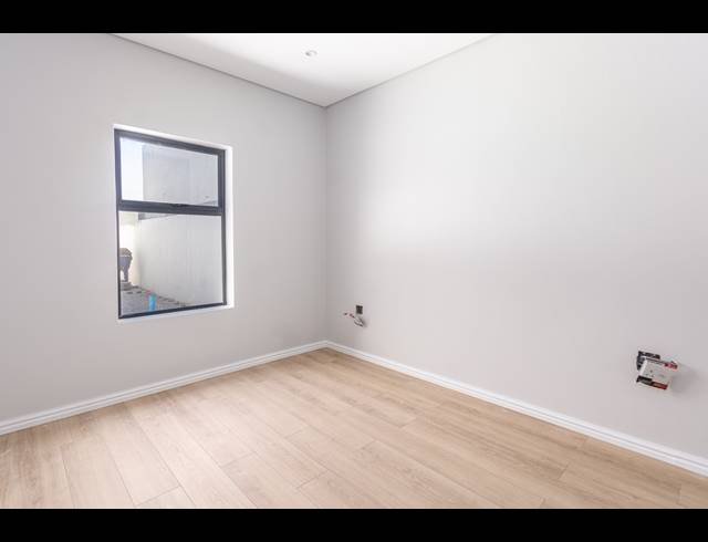 4 BEDROOM FREESTANDING FOR SALE IN SANDOWN